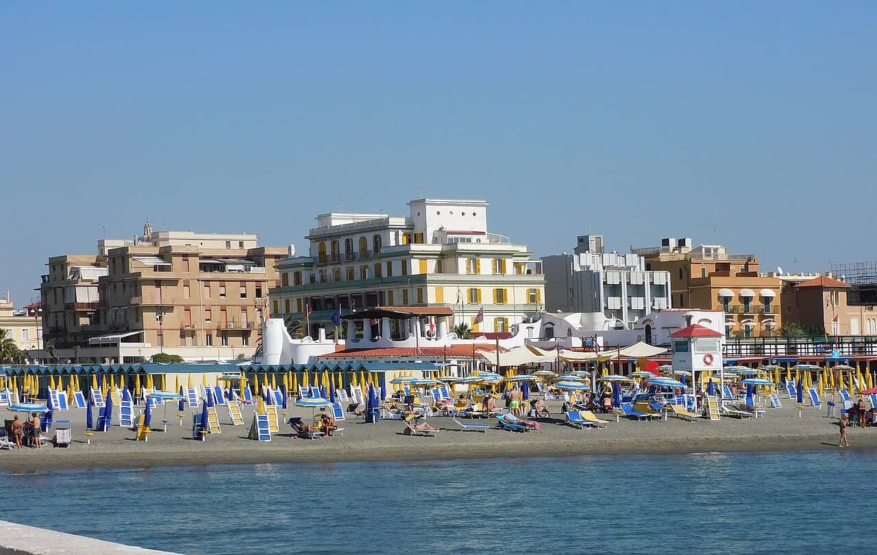 Spiaggia e lungomare di Ostia